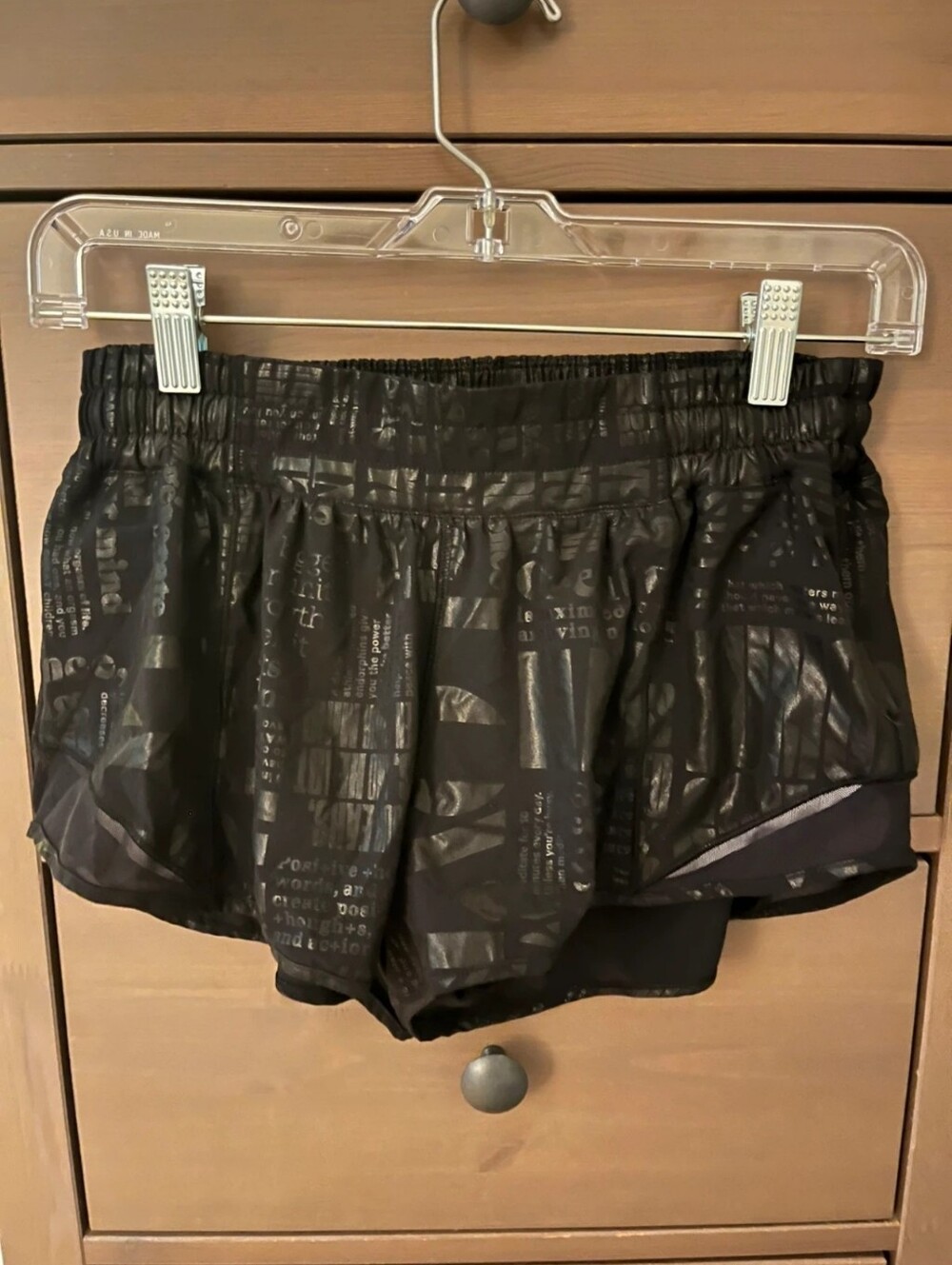 Lululemon Hotty Hot Short II LR*2.5" Manifesto20YR Manifesto Foil Black Black  2